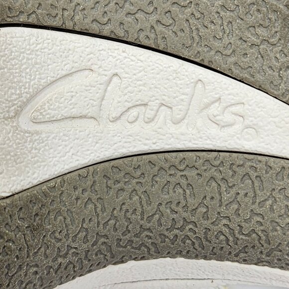 Clarks Cloudsteppers Womens Size 9 White Flower Thong Sandals Cushioned - Picture 9 of 10